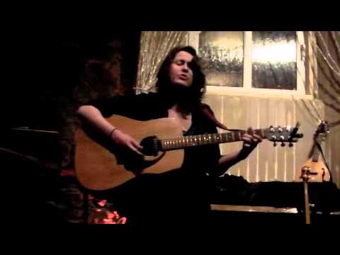 Acoustic Live@ The Village - Destination - Fiona Reid