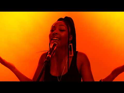 Khaliyah X Live - Soul Session Vol 3 - (Song : Silly Games)