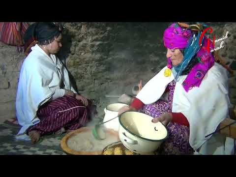 Yennayer amerbuḥ   Sadia Hamidi, Souria Amrani et Khaled Mokhtari