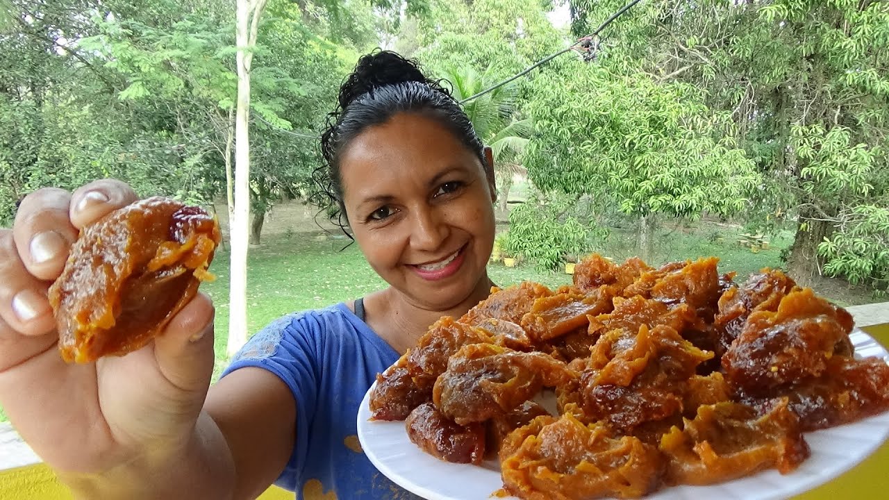 DOCE DE ABÓBORA COM CASQUINHA E CREMOSO POR DENTRO