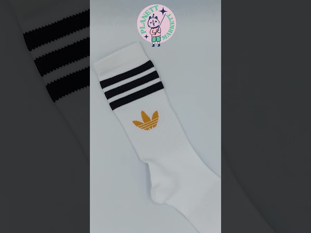Vídeo relacionado con Pack de 3 Calcetines diseño Wednesday Talla 36-43 Cómodos y Suaves - Pack Calcetines 3 Piezas Wednesday con Estilo Único y Licencia Oficial