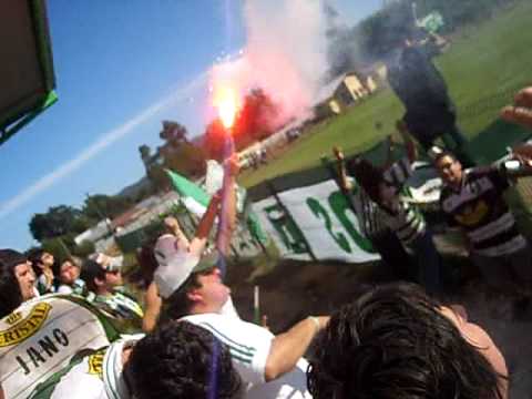 "locura de los devotos despues de tanto tiempo" Barra: Los Devotos &bull; Club: Deportes Temuco