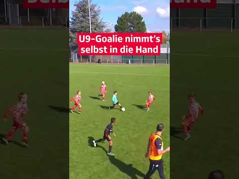 U9-Goalie dribbelt alle aus! 😳 | SRF Sport