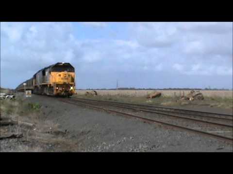El Zorro Grain and PN (SG) Grain Trains at Gheringhap Loop (11/09/2011)