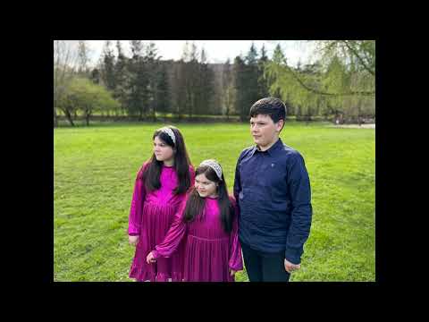 Levi, Rebeca și Emilia Muha - Un Nume mai presus de toate