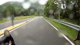 preview picture of video 'Down the Ghisallo...in the rain...but watch for the vintage car rally!'