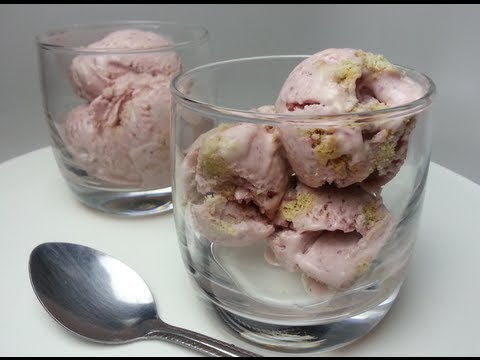 HOW TO MAKE STRAWBERRY CHEESECAKE ICE CREAM