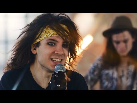 Thumbnail for Chicago Lane - Hit Me Up (Official Video) by Head, Y&T