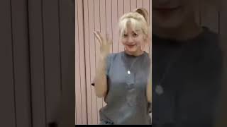 巨乳　おっぱいの揺れるシーン