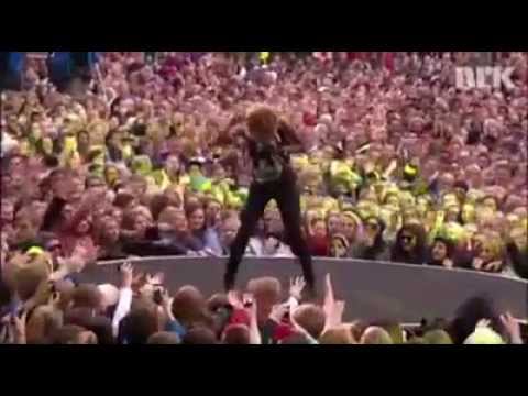 Incredible Kenyan rapper Stella Mwangi aka STL stirs up a crowd in Europe