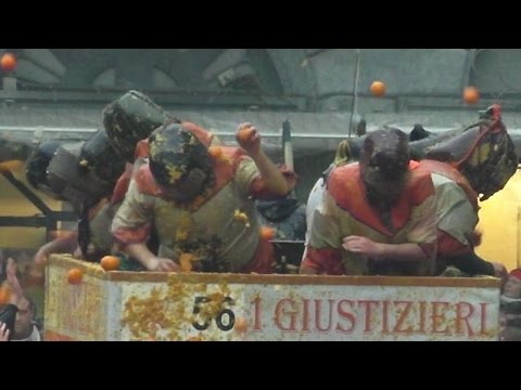 Battaglia arance carro da getto I Giustizieri - Carnevale Ivrea 2016