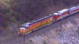 preview picture of video 'DDA40X, GP20, F7 at Pulga, Feather River Canyon'