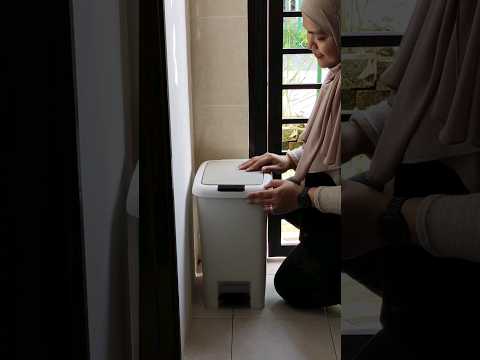 RFL Regal Dustbin with Lid Pedal 10L White