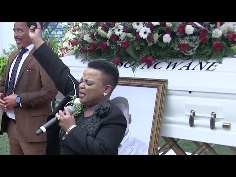 PURE EMOTION! Watch Rebecca Malope’s heart-wrenching tribute in front of Sfiso Ncwane’s coffin