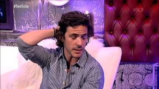 Jack Savoretti Plays 'Tie Me Down' Live