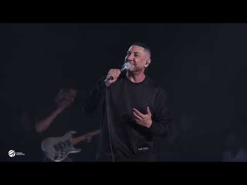 Bajo tus alas / Marcos Yaroide