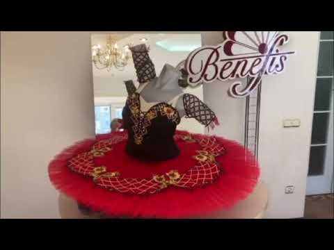 Spanish costume F 0095 - video 3