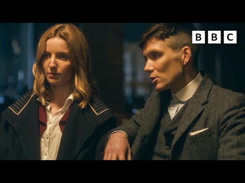 Tommy & Grace's first kiss | Peaky Blinders – BBC