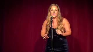 Ariela Arnon singing &quot;I Wanna Be Around&quot; by Frank Sinatra at Broadway Comedy Club