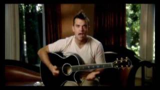 Funny Robbie Williams - Hot Fudge &amp; Love somebody