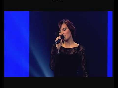 Marieke singing "Son of a preacherman"  by Dusty Springfield- Audition - Idols season 1
