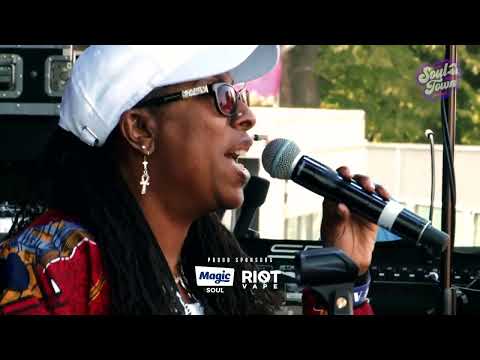 Janet Kay performs Silly Games at the 2022 Soultown Festival