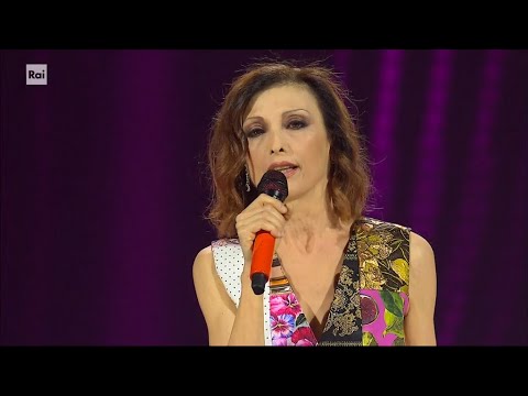 Flavia Fortunato canta "Aspettami ogni sera" - I migliori anni 20/04/2024