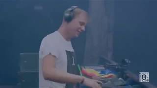 Armin van Buuren  playing Neelix 1000 Sterne Talla 2XLC remix @ Untold 2017