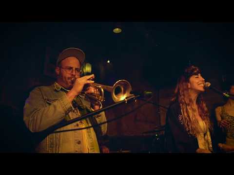 Toffee Toes - Let's Develop Ppl Live at The Radio EPGB