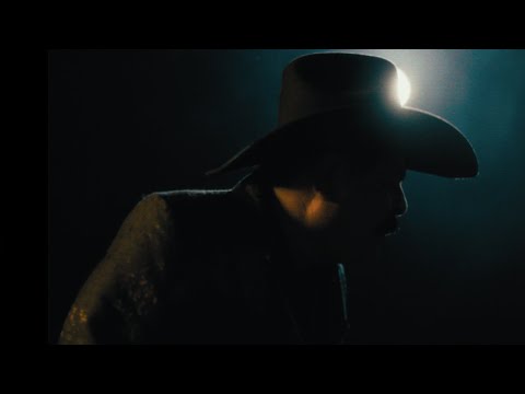 Cosme Tadeo -  Romántico Incurable (Video Oficial)