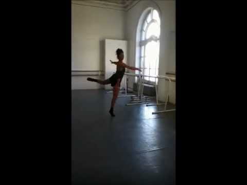 Dexandro Montalvo's contemporary class