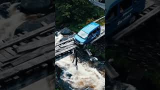 Download lagu 🚨 Detik-Detik Jembatan Ambruk Saat Mobil BAROKAH Melintasi jembatan kayu tua ini!! 😱 #shorts mp3