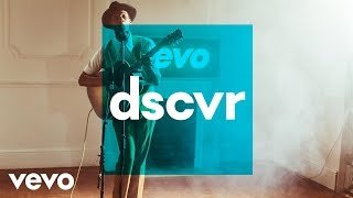 Leon Bridges - Smooth Sailin&#39; - Vevo dscvr (Live)