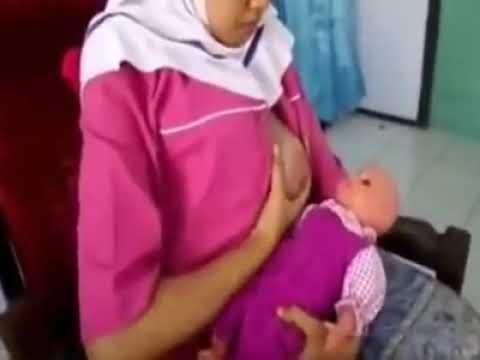 download lagu mp3 mp4 Tutorial Menyusui Cara Ibu Cantik Menyusui Bayi, download lagu Tutorial Menyusui Cara Ibu Cantik Menyusui Bayi gratis, unduh video klip Tutorial Menyusui Cara Ibu Cantik Menyusui Bayi