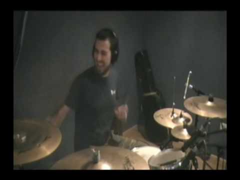 Rafael rabal grabando en estudio el tema ''daylight'' para zeroff