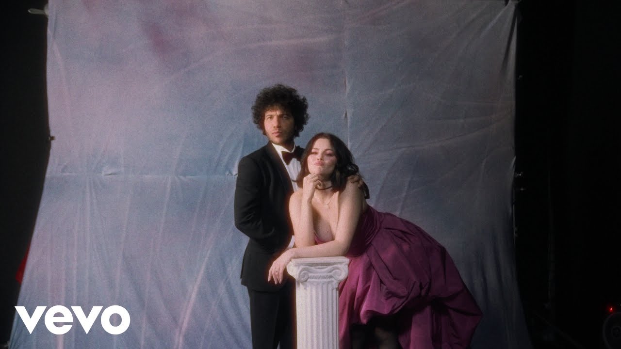 Selena Gomez, benny blanco – Talk (Official Video) Selena Gomez, benny blanco – Talk (Official Video)