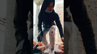 Download lagu pejuang wanita,kerja jadi tukang bangunan mp3