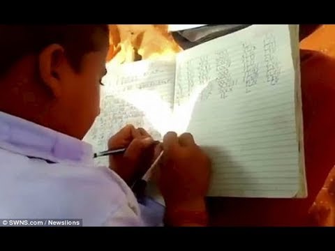 A escola que ensina a escrever com as duas mãos, ao mesmo Tempo