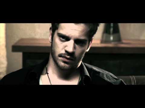 Handlar om en kille som blivit sexuellt utnyttjad som barn. Hans minnen och vägen att bli kvitt sitt förflutna.