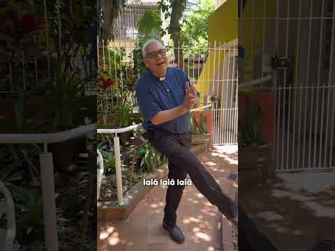 PADRE CÁSSIO CANTOR E ANIMADOR DE FESTA? SERÁ?