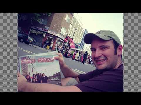 Minha Coleção: A Incrível Poeira Zine, a publicação mais completa sobre música e seu criador.