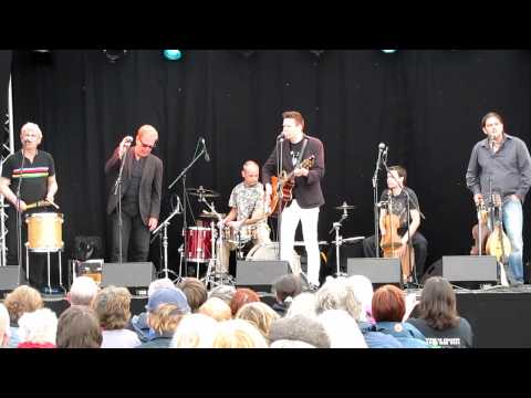 T3 Polly on the Shore - John Jones and the Reluctant Ramblers - Shepley Festival  May 2011.MOV