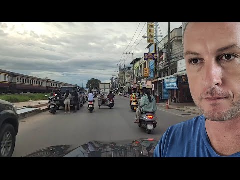 Fahrt durch Hua Hin Thailand und Besuch bei Jon