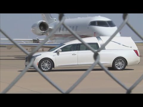 Mac Davis procession, 1 of 3