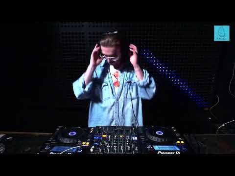 The Blue Oyster: kajgarage / 09.06 / 18 - 19