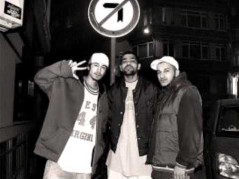 Giyotin feat. Sansar Salvo - Sokakta Apansız