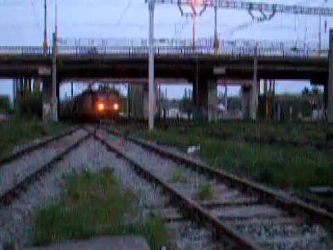 Tren R651 Bucuresti Nord - Suceava Nord tras de LE 45-0333-0
