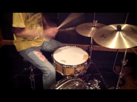 Nate Smith 's Funky Groove and Fill #3 ( Half Time Shuffle ) - Drum Lesson #311