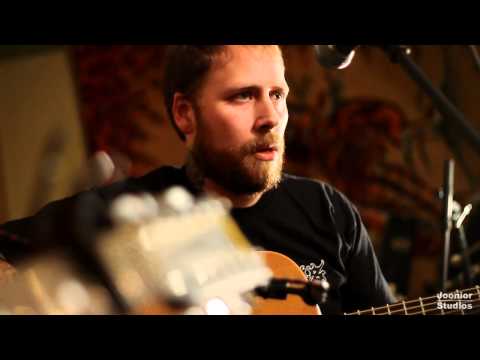 Live @ Jooniors S02E03 - Bo McConnaghie - 01 - Rake (Live)