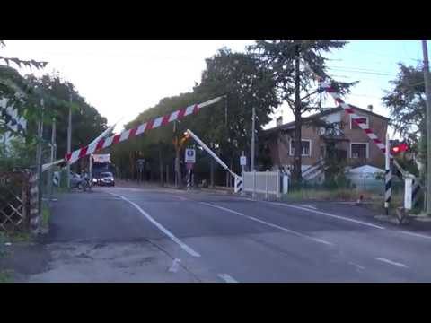Passaggio a livello di via Felisio in HD - Solarolo (RA) / Level Crossing / пересечение уровня